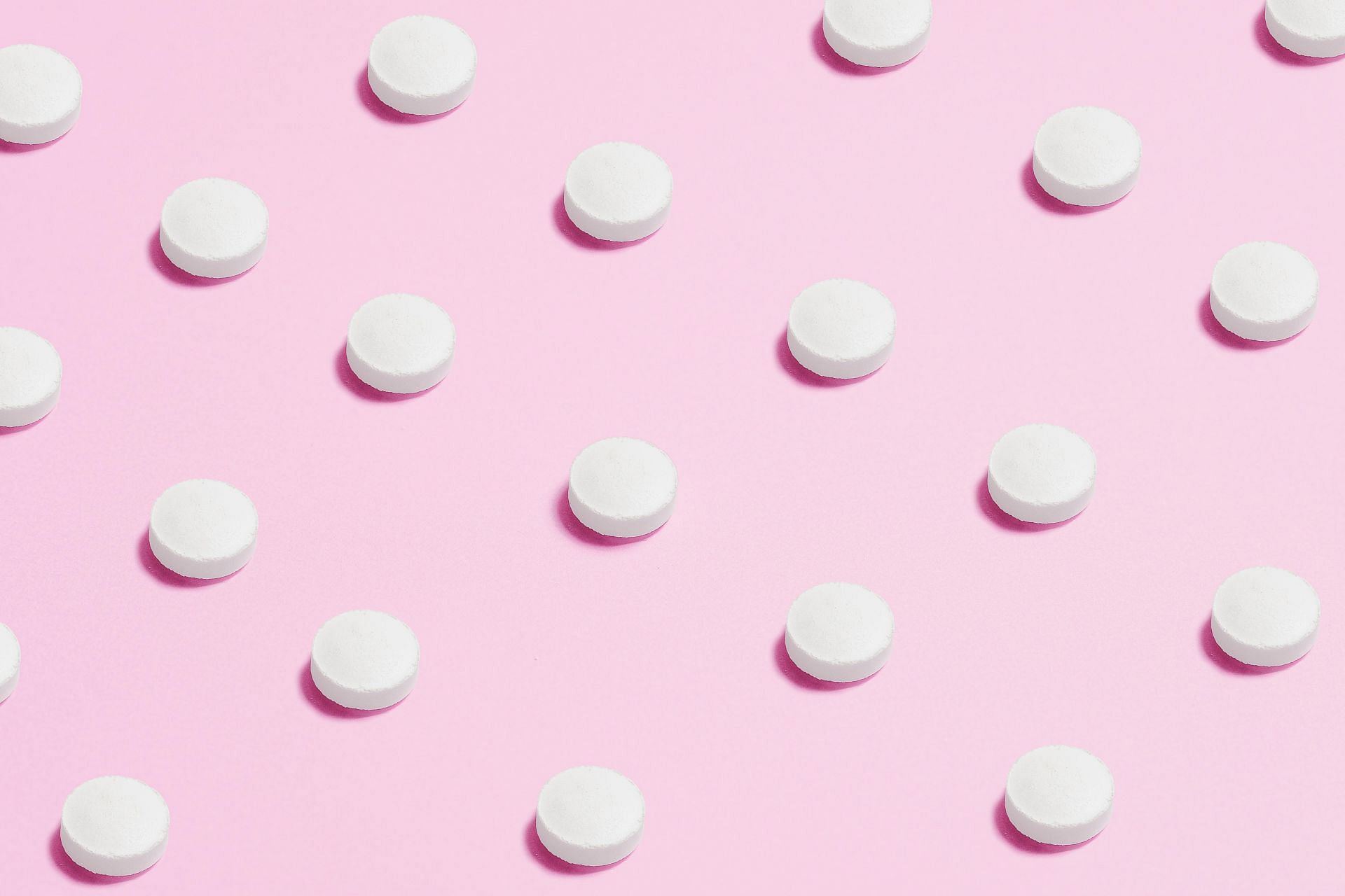 causes of swollen feet and ankles (image sourced via Pexels / Photo by anna)
